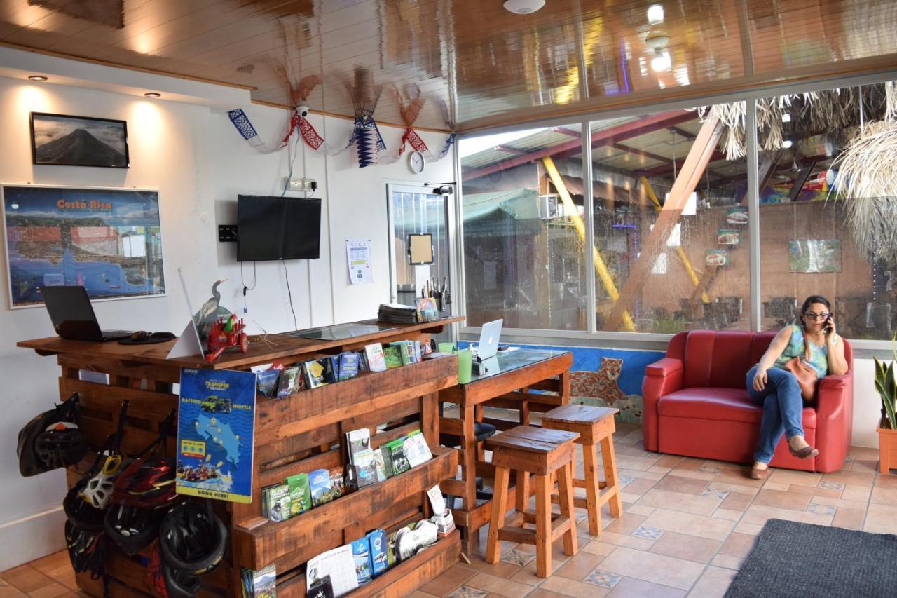 Arenal Container Hostel La Fortuna Exterior foto